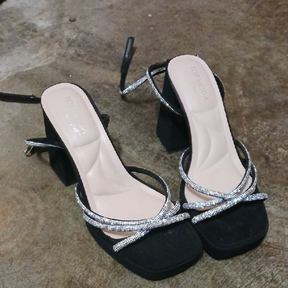 TOP Moda Black and Silver Strappy Heels